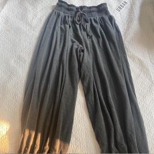 grey comfy jogger/ sweatpants
